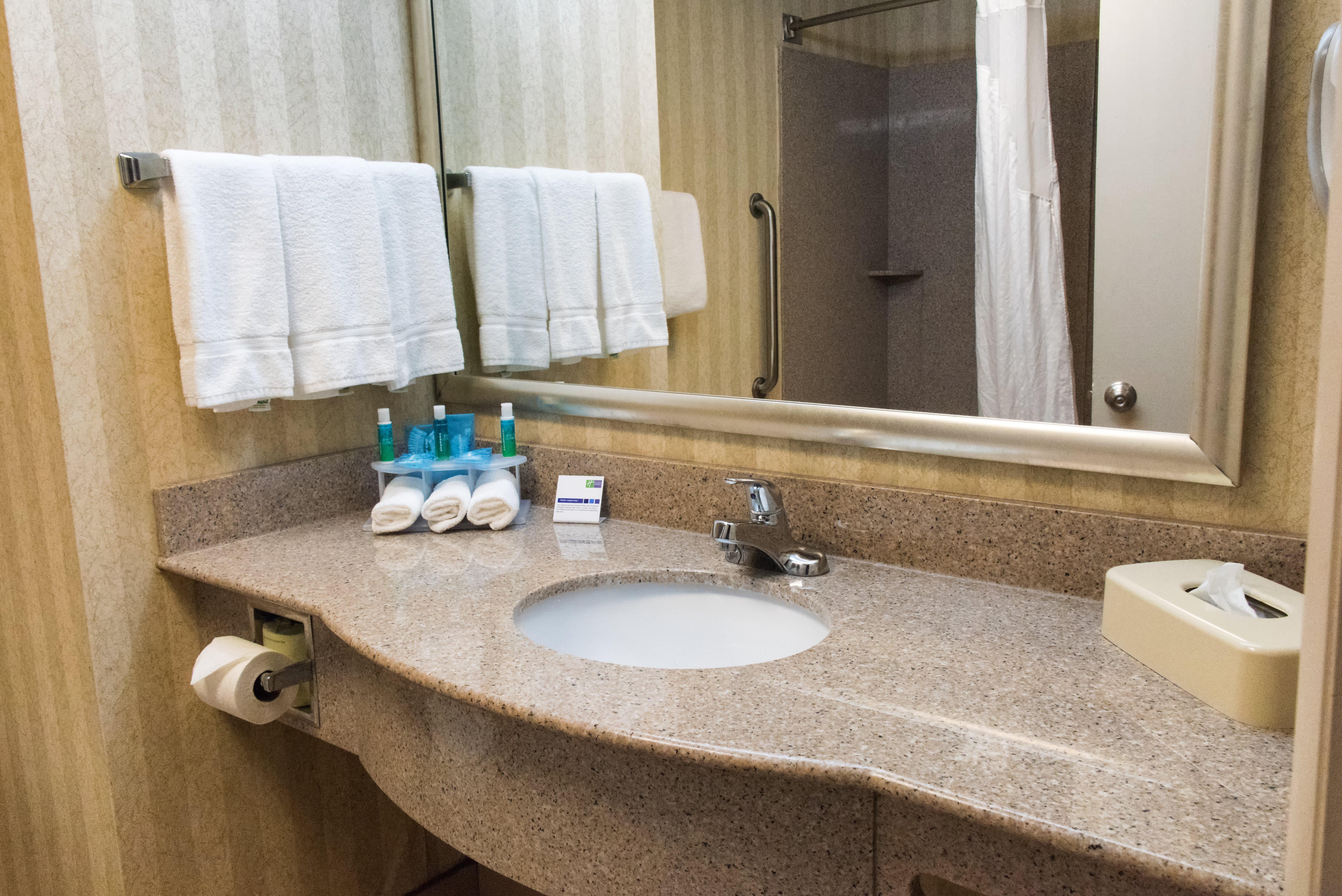 Holiday Inn Express Hotel & Suites Kinston By Ihg Exterior foto