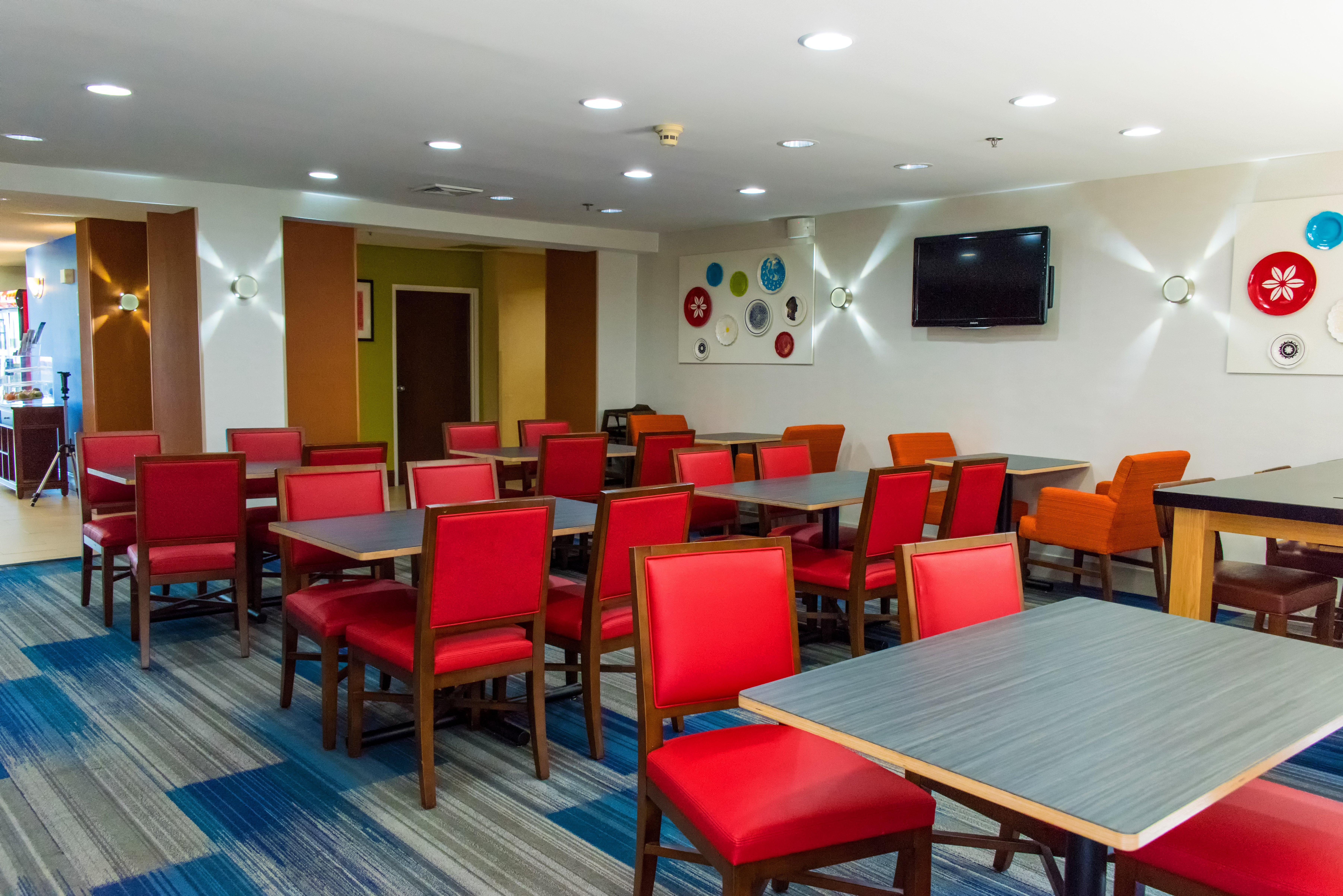 Holiday Inn Express Hotel & Suites Kinston By Ihg Exterior foto